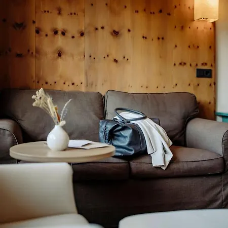 Familien ホテル 4*