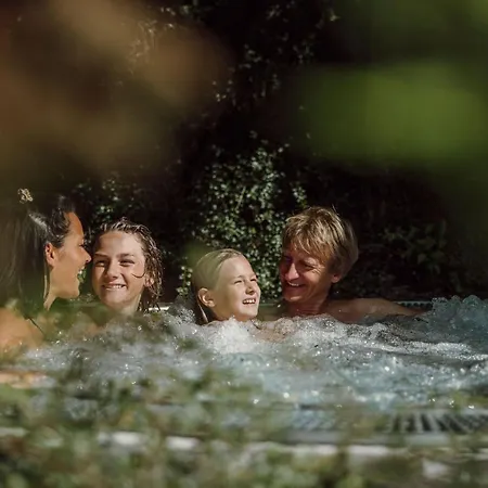 ホテル Familien ザールバッハ・ヒンターグレム